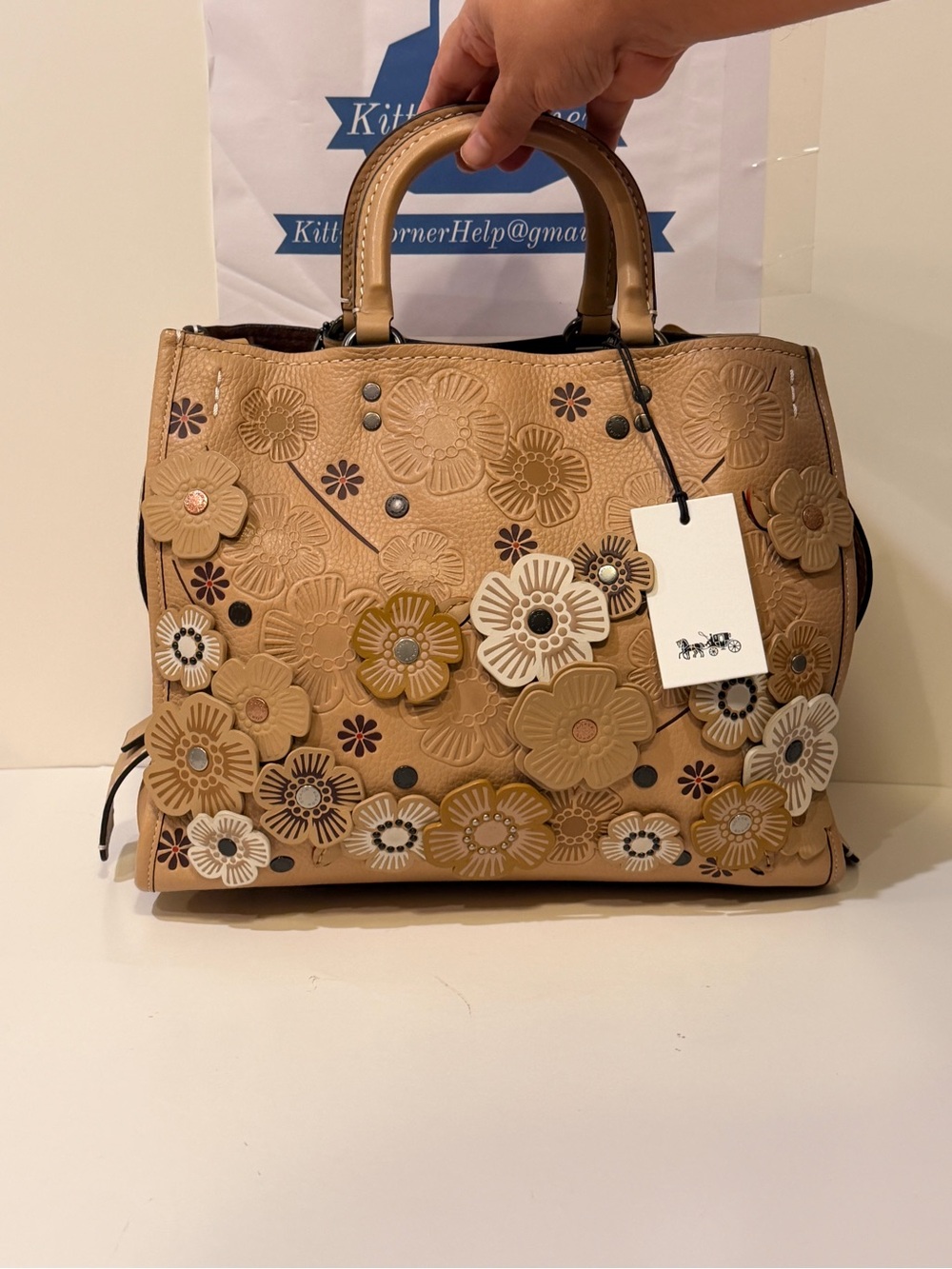 NWT Rare Coach Leather 1941 Tea Rose Rogue Handbag with Floral Appliqués - Picture 6 of 11